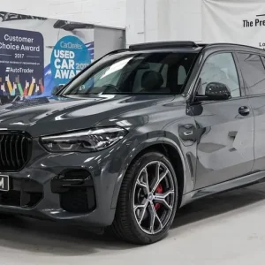 2022 BMW X5 xDrive45e M Sport Sky Lounge Panoramic Roof with Heads-Up Display - Image 2