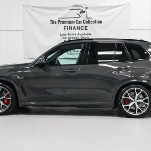 2022 BMW X5 xDrive45e M Sport Sky Lounge Panoramic Roof with Heads-Up Display - Image 3
