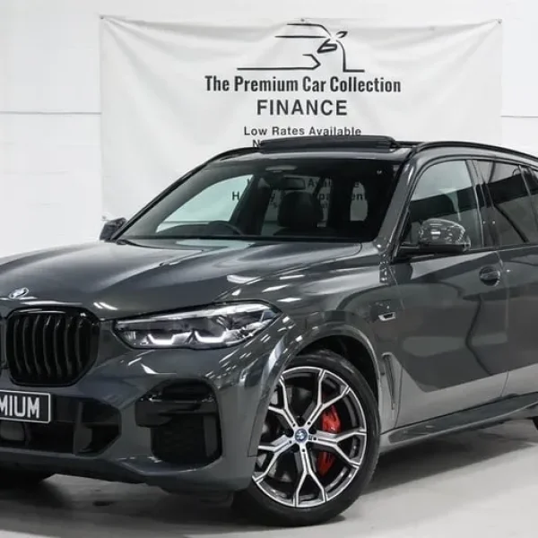 2022 BMW X5 xDrive45e M Sport Sky Lounge Panoramic Roof with Heads-Up Display
