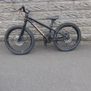 20 Inch Alloy Wheels with Hydraulic Brakes and Alloy Frame