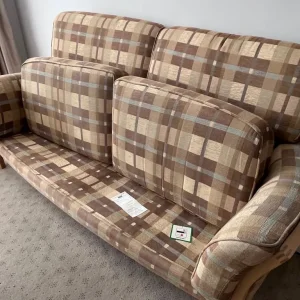 Ercol Oriel 3 seater sofa and matching armchair - Image 6