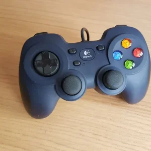 Logitech USB Gamepad with 2 joysticks and D-pad - Image 2