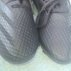 Adidas moulded studs astro turf boots uk5 - Image 6