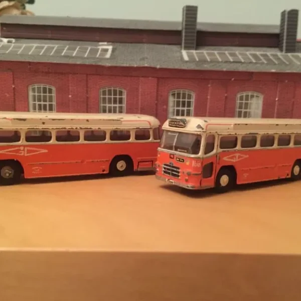 SCALE MODEL BUS ex-MIDLAND RED Motorway Coaches