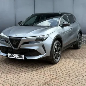 2025 Alfa Romeo Junior 1.2 Turbo Ibrida 5dr Auto Hatchback - Image 3