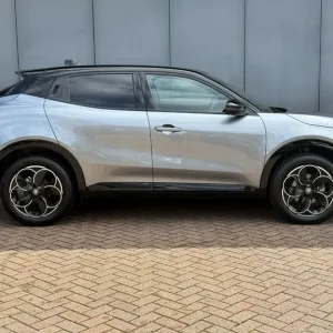2025 Alfa Romeo Junior 1.2 Turbo Ibrida 5dr Auto Hatchback - Image 4