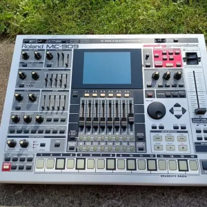 Roland MC909