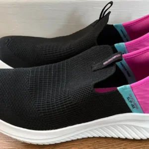 Black and Pink Sketchers - Image 3