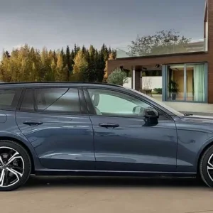 2024 Volvo V60 2.0 B4P Ultra Dark 5dr Auto Estate Petrol - Image 2