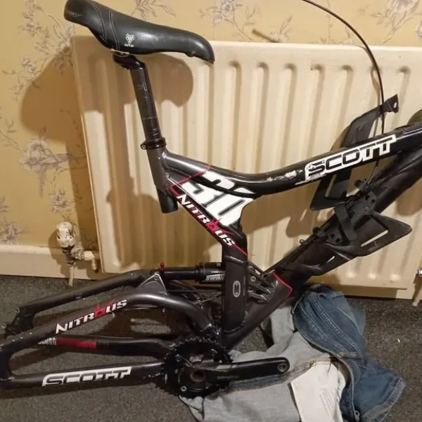 Scott Nitrous 30 full suspension frame with Manitou rear shock