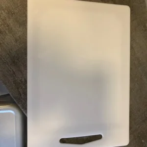 Plastic chopping board