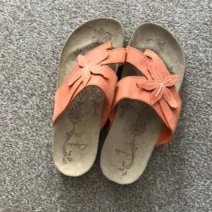 Clarks orange flower soft leather sandals - Image 5