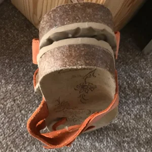 Clarks orange flower soft leather sandals - Image 6