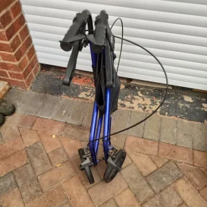 Collapsible 3-wheeled walking aid - Image 2