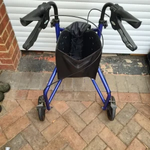 Collapsible 3-wheeled walking aid - Image 3