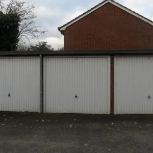 LOCK UP GARAGE IN WETHERBY, LEEDS