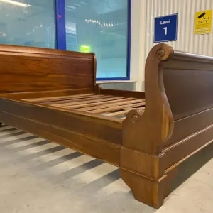 Solid teak king size sleigh bed - Image 3