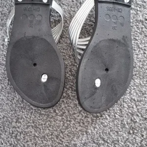Ladies sandals size 6 never been worn - Image 2