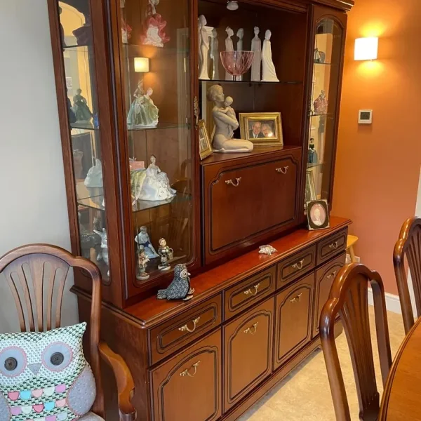 Dining Table and 6 Chairs