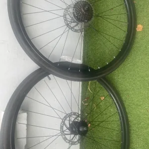 Matching double disc break wheels 7 speed