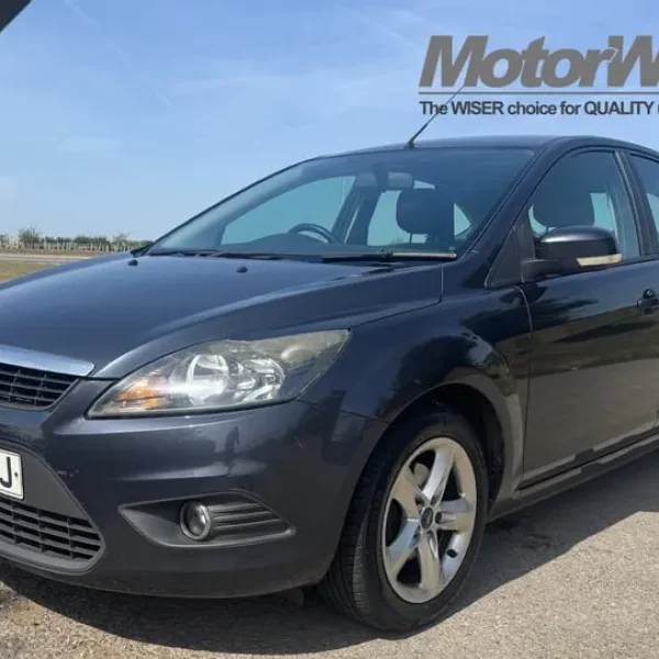 2009 Ford Focus 1.6 TDCi Zetec 5-door with full service history and air con
