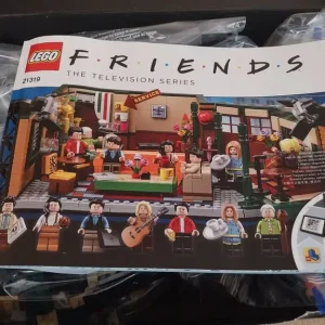 Lego Friends Central Perk Set - Image 3