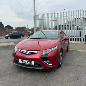 2014 Vauxhall Ampera 5-door hatchback with electric range - Image 2