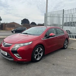 2014 Vauxhall Ampera 5-door hatchback with electric range - Image 3
