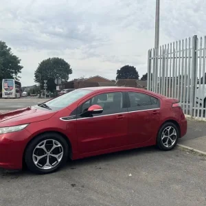 2014 Vauxhall Ampera 5-door hatchback with electric range - Image 4
