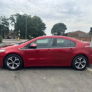 2014 Vauxhall Ampera 5-door hatchback with electric range - Image 6