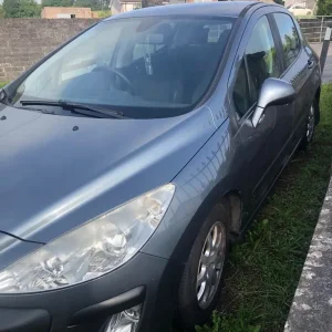 Peugeot 308 Hatchback 2008 Manual - Image 2