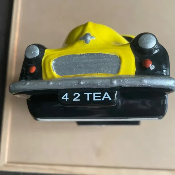 Ringtons Ceramic Morris Minor Van