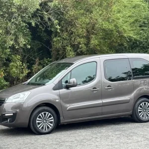 2018 Peugeot Partner Horizon 1.6 HDI Manual Wheelchair Accessible WAV 5 Door - Image 6