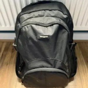 Black Targus backpack with laptop compartment - Image 2