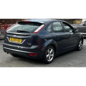 Ford Focus MK2 2008-2011 with broken lights, doors, bumper – grey - Image 2