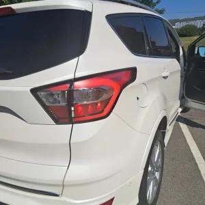 Ford Kuga Vignale Hatchback 2018 Manual 1498cc 5-door - Image 4