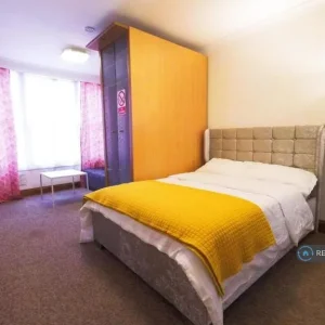Studio flat in Taunton Mews, Pembrokeshire, Wales - Image 8