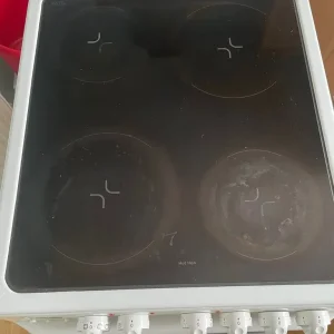 Zanussi free standing oven and hob - Image 3
