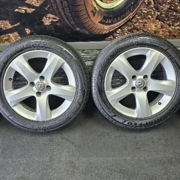 Vauxhall Genuine 16-inch alloy wheels with 4 tyres