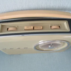 Original 1959/63 Bush TR 82c Transistor Radio - Image 3
