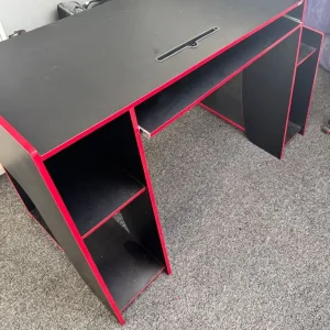 Virtuoso Horizon 5 Gaming Desk black and red with pull out keyboard tray - Image 2