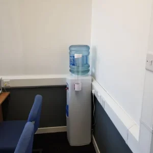Furnished office, 77 sq ft, next to city centre - Image 4