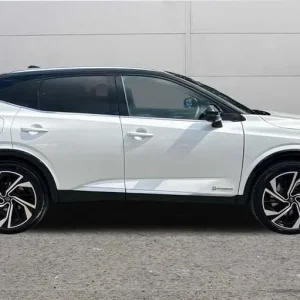 2025 Nissan Qashqai 1.5 E-POWER TEKNA+ 5DR AUTO Hatchback Hybrid - Image 3
