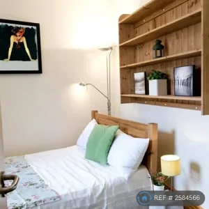 1 bedroom with en-suite, shared house, close to Sheffield University - Image 3