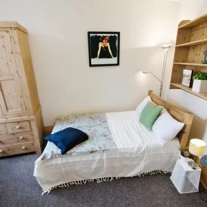 1 bedroom with en-suite, shared house, close to Sheffield University