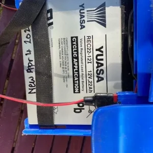 GoKart Mk1 lead/acid battery, holder, charger and 18 Callaway practice balls - Image 3