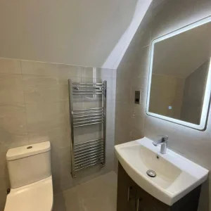 LARGE STUDIO TO RENT ALL BILLS INCLUDED - Image 7