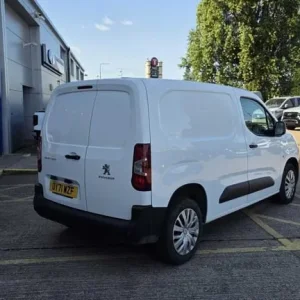 2021 Peugeot Partner 1000 1.5 BlueHDi 100 Professional Premium Van Diesel Manual - Image 7
