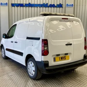 2018 Peugeot Partner 1.6 BlueHDi 855 Professional Panel Van - Image 7