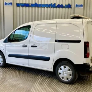 2018 Peugeot Partner 1.6 BlueHDi 855 Professional Panel Van - Image 8